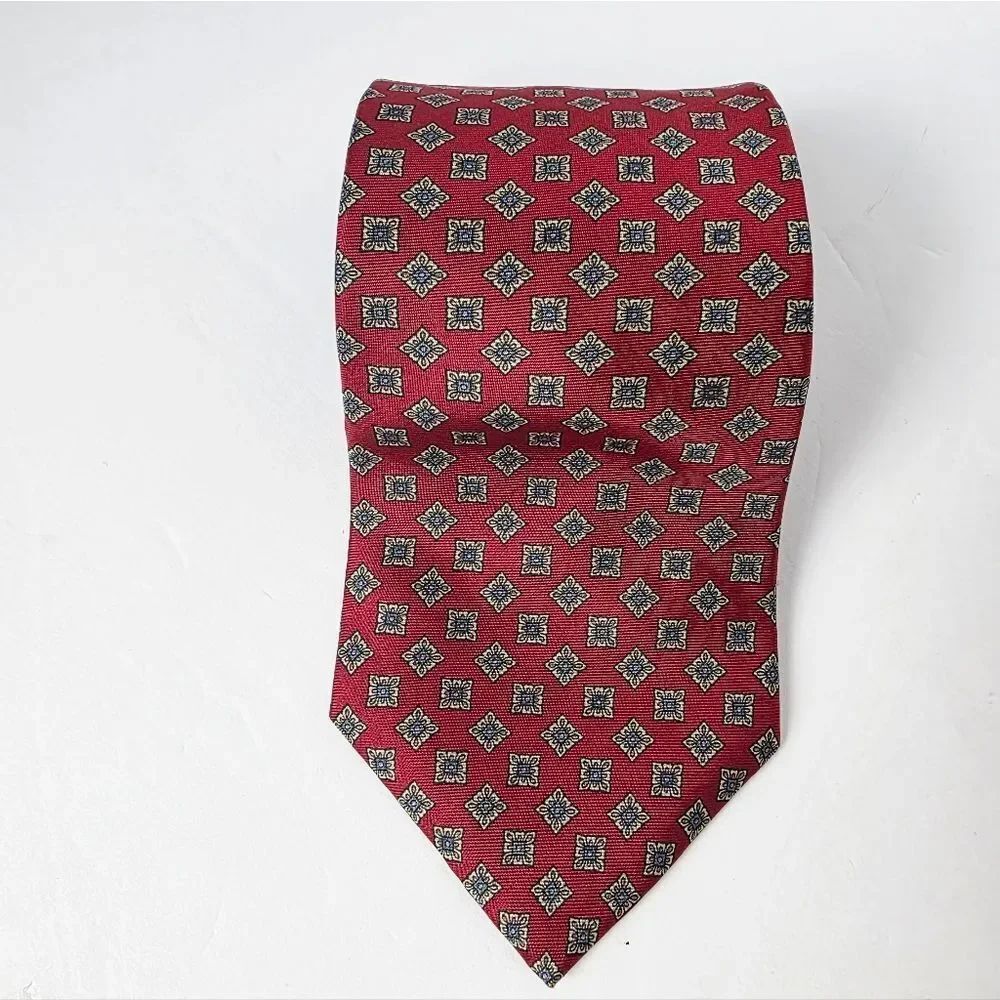 Oscar de la Renta Couture Collection Vintage Silk Tie Red Medallion New